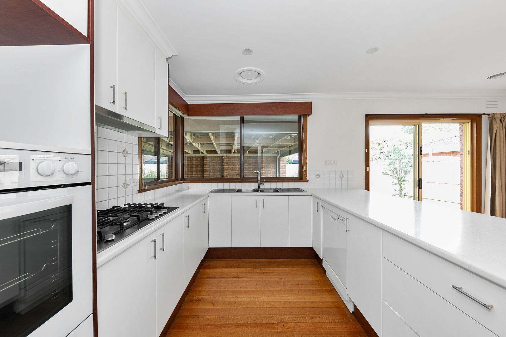 17 Panorama Drive, Forest Hill VIC 3131, Image 2