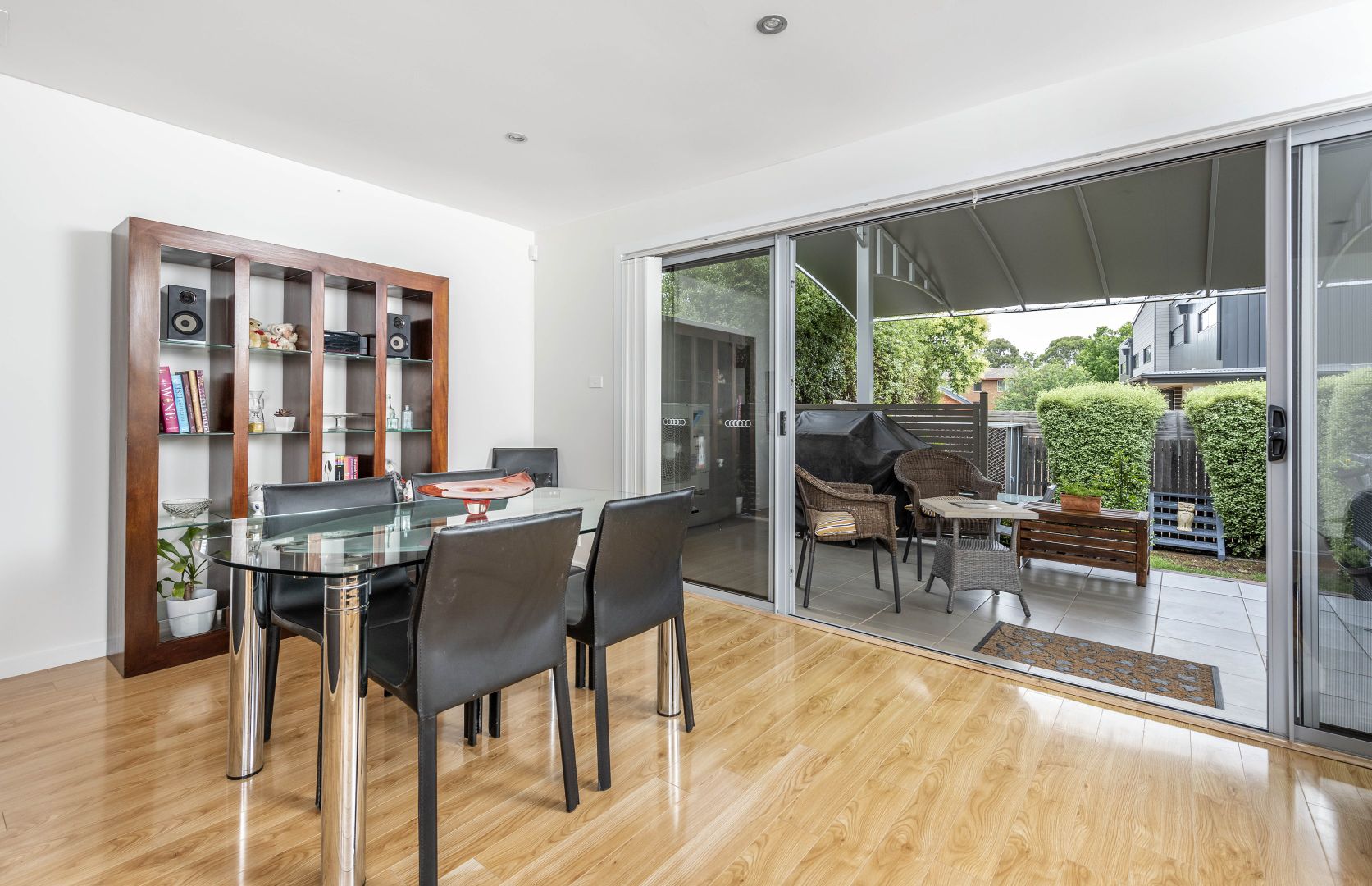 8/9 Bisdee Street, Hughes ACT 2605, Image 2