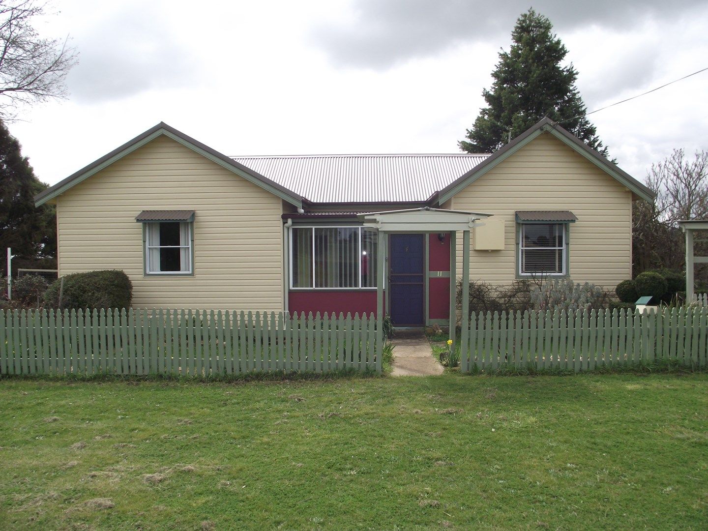 11 Clements Street, Crookwell NSW 2583