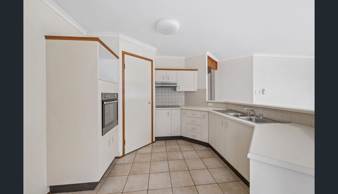 15 Osbourne Court, Kearneys Spring QLD 4350, Image 1