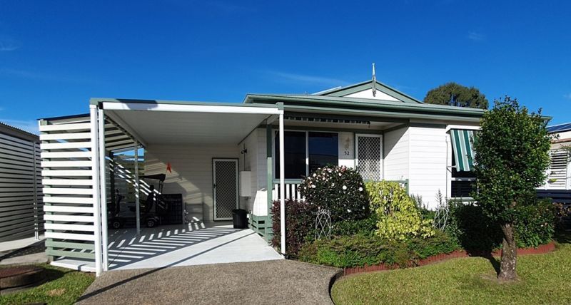 2 bedrooms House in 171 david low way BLI BLI QLD, 4560