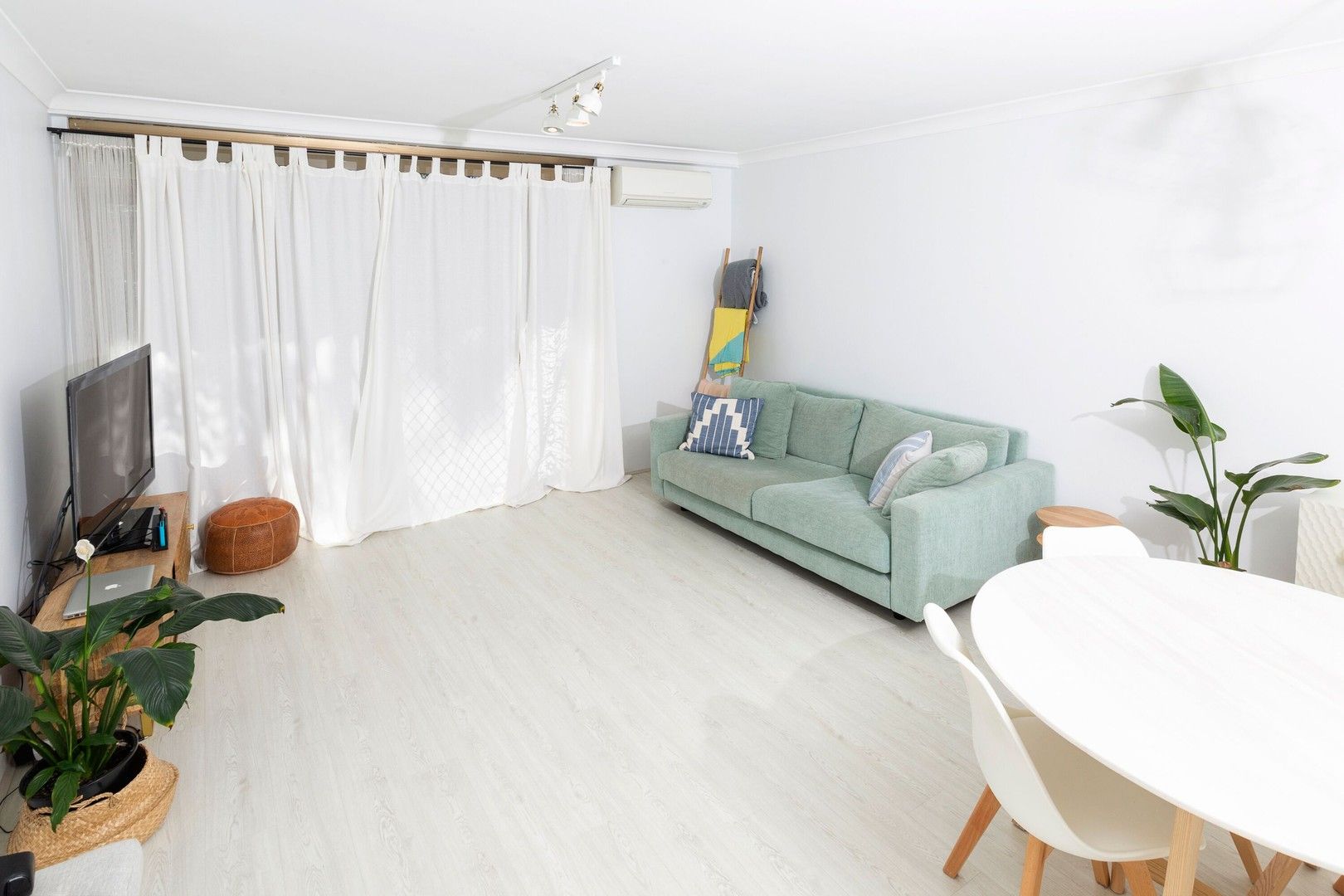 2 bedrooms Apartment / Unit / Flat in 3/1 Carlton Parade CARLTON NSW, 2218