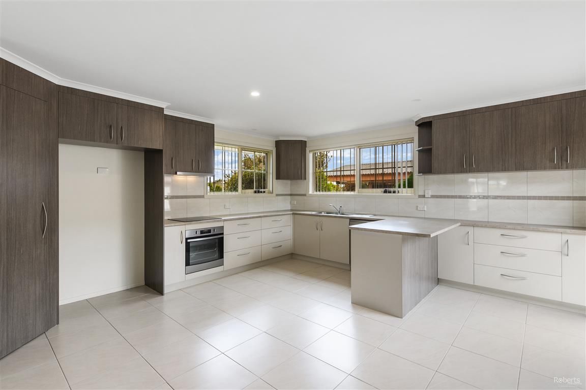 8 Racecourse Crescent, Turners Beach TAS 7315, Image 2