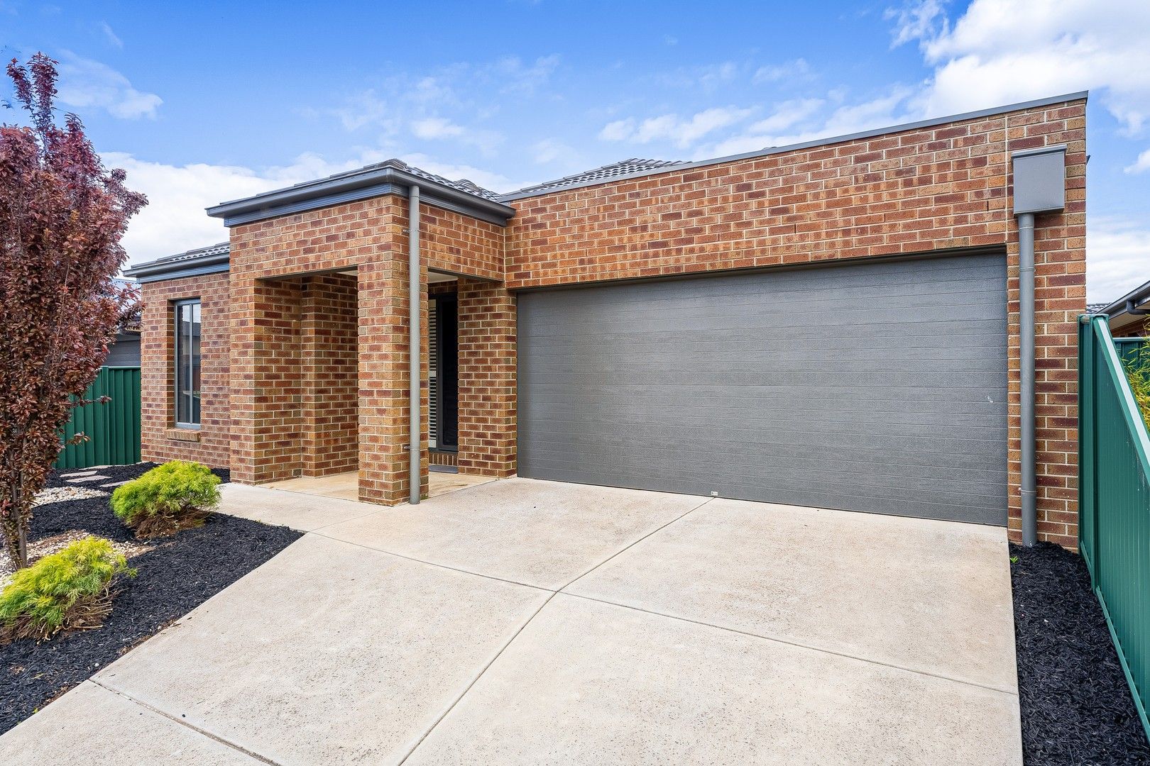 21 Cinnamon Drive, Lake Gardens VIC 3355, Image 0