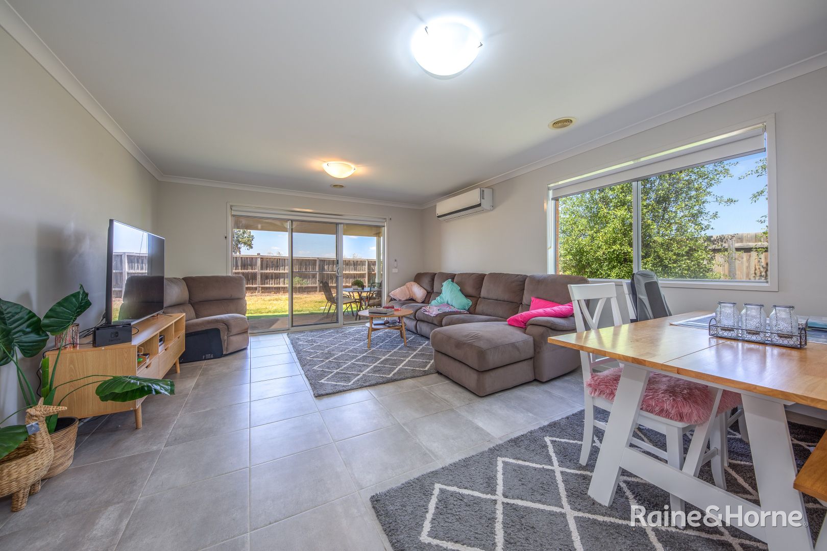 203 James Melrose Drive, Brookfield VIC 3338, Image 2