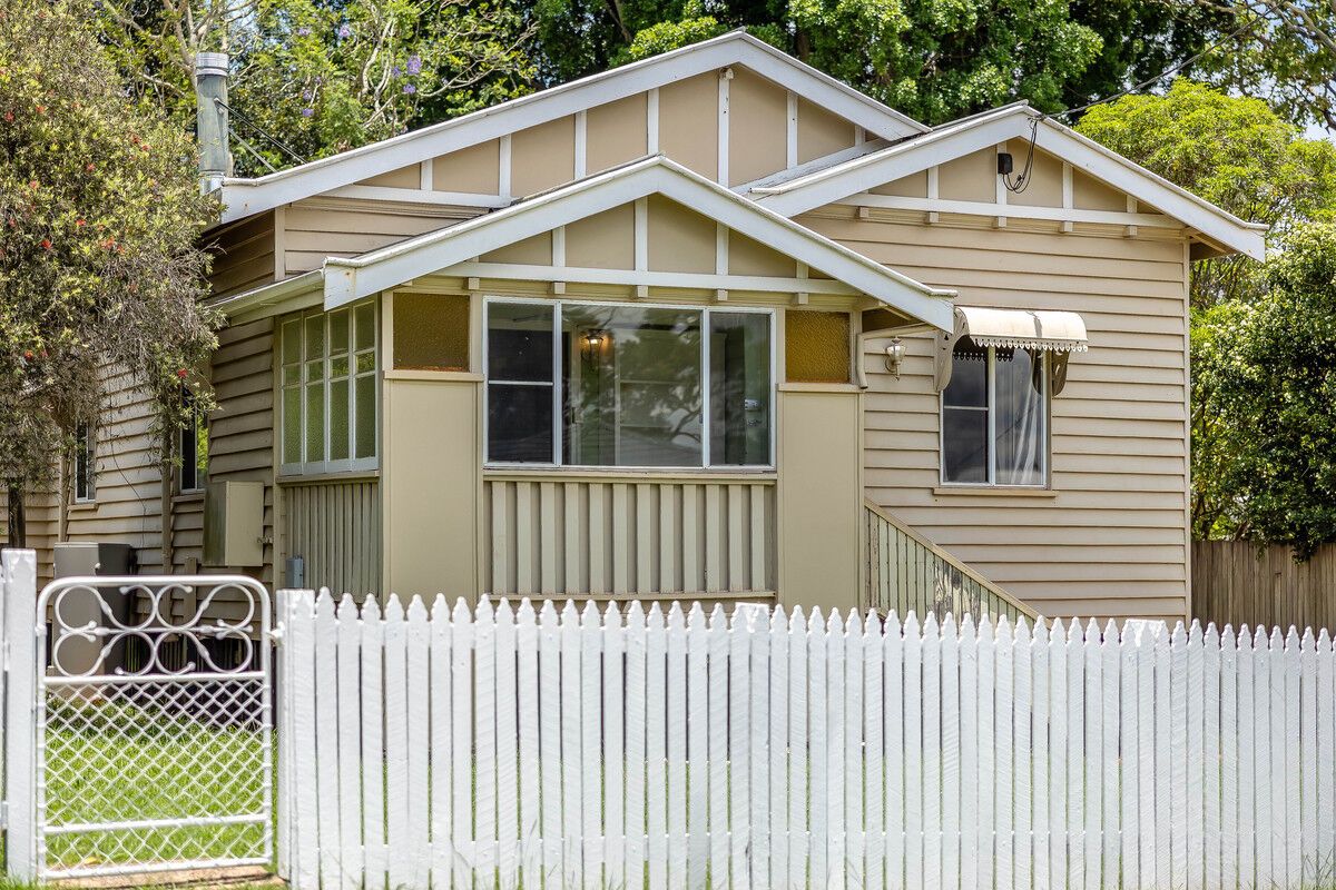 2 bedrooms House in 6 Atkinson Street SOUTH TOOWOOMBA QLD, 4350