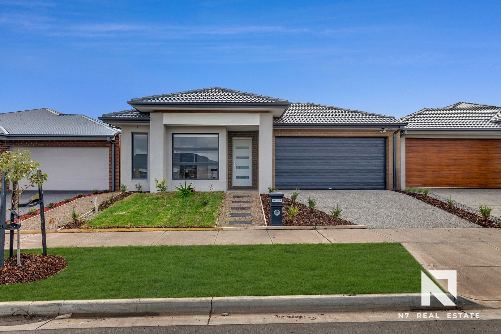 4 bedrooms House in 83 Walkside Boulevard FRASER RISE VIC, 3336