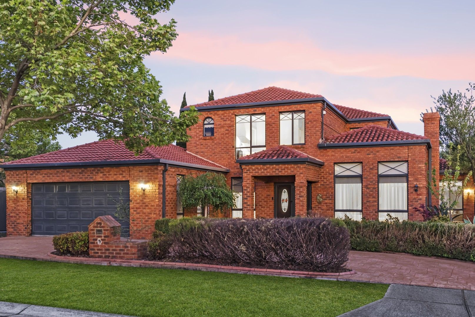 4 bedrooms House in 12 Stirling Court HILLSIDE VIC, 3037