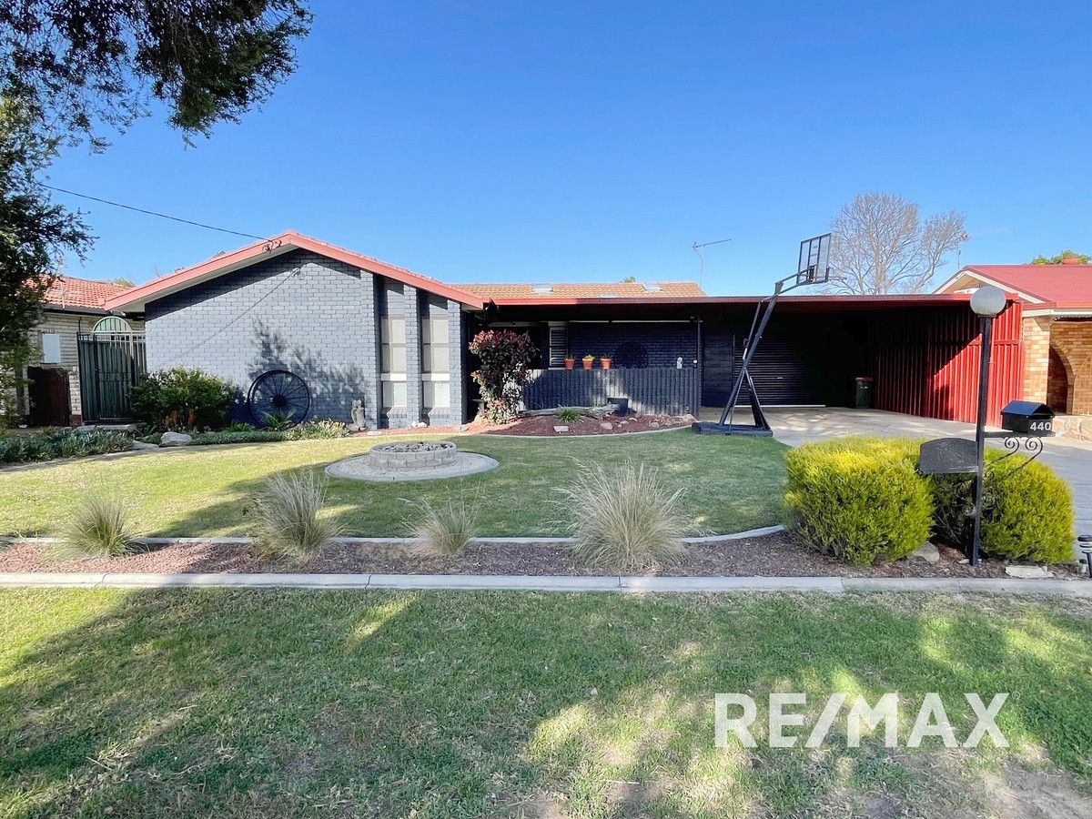 4 bedrooms House in 440 Lake Albert Road LAKE ALBERT NSW, 2650