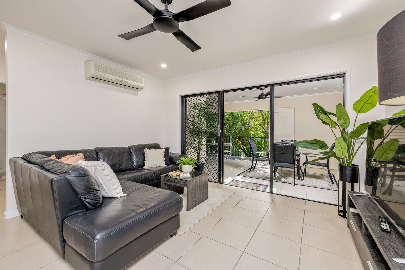 14/92-98 Digger Street, Cairns North QLD 4870, Image 2