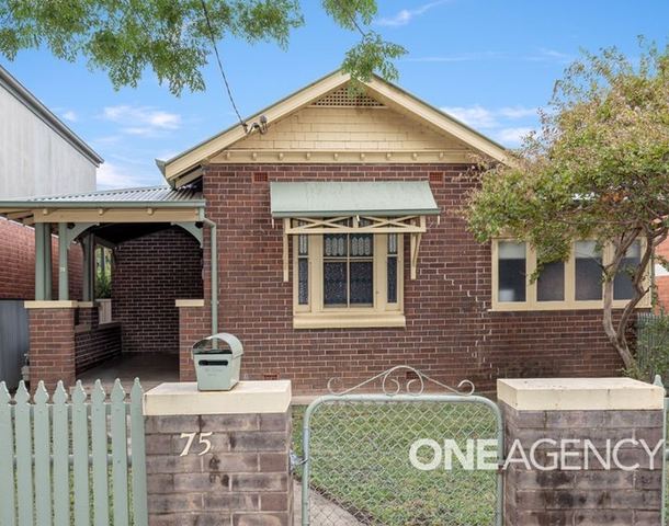 75 Docker Street, Wagga Wagga NSW 2650