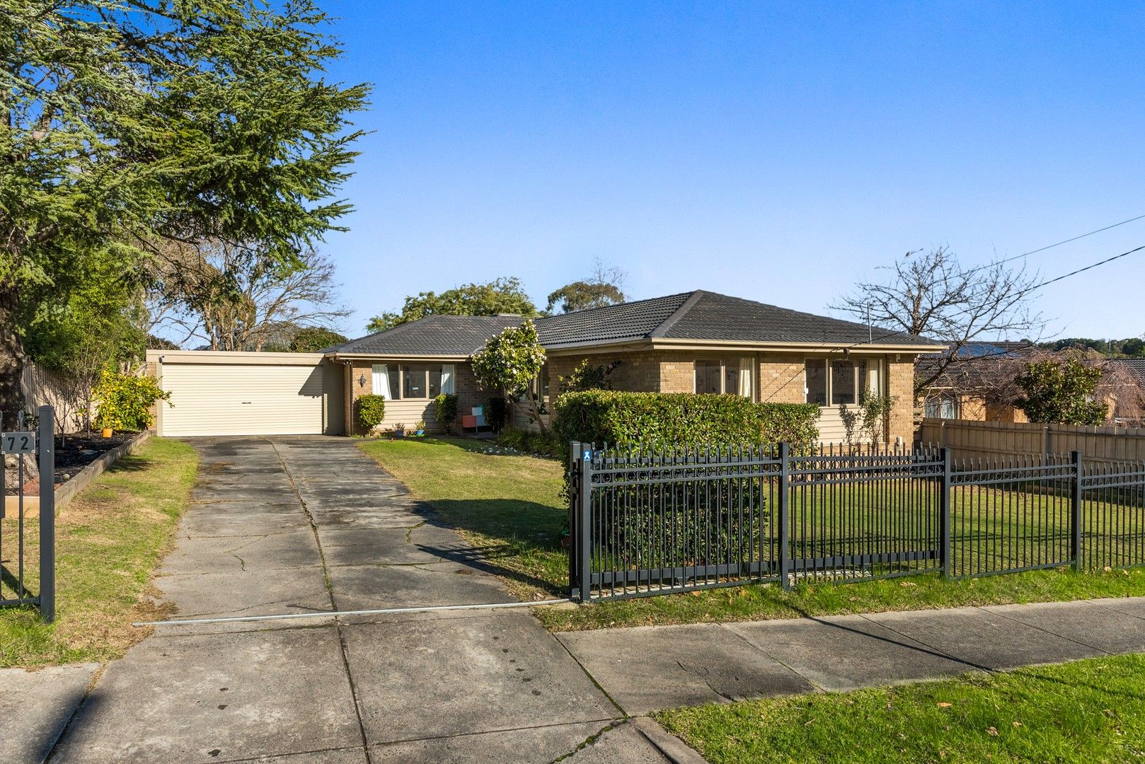 4 bedrooms House in 72 Weeden Drive VERMONT SOUTH VIC, 3133