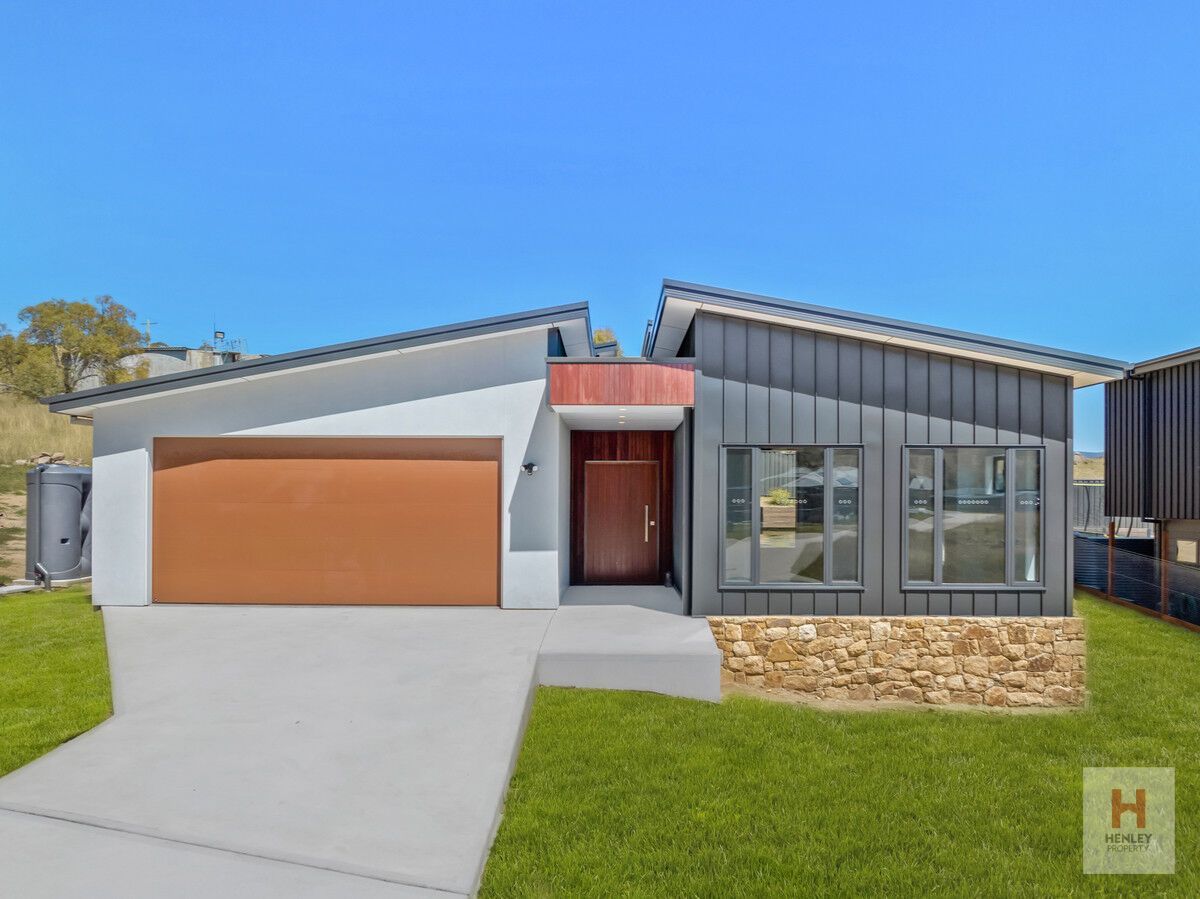 3 bedrooms House in 14 Willow Bay Place EAST JINDABYNE NSW, 2627