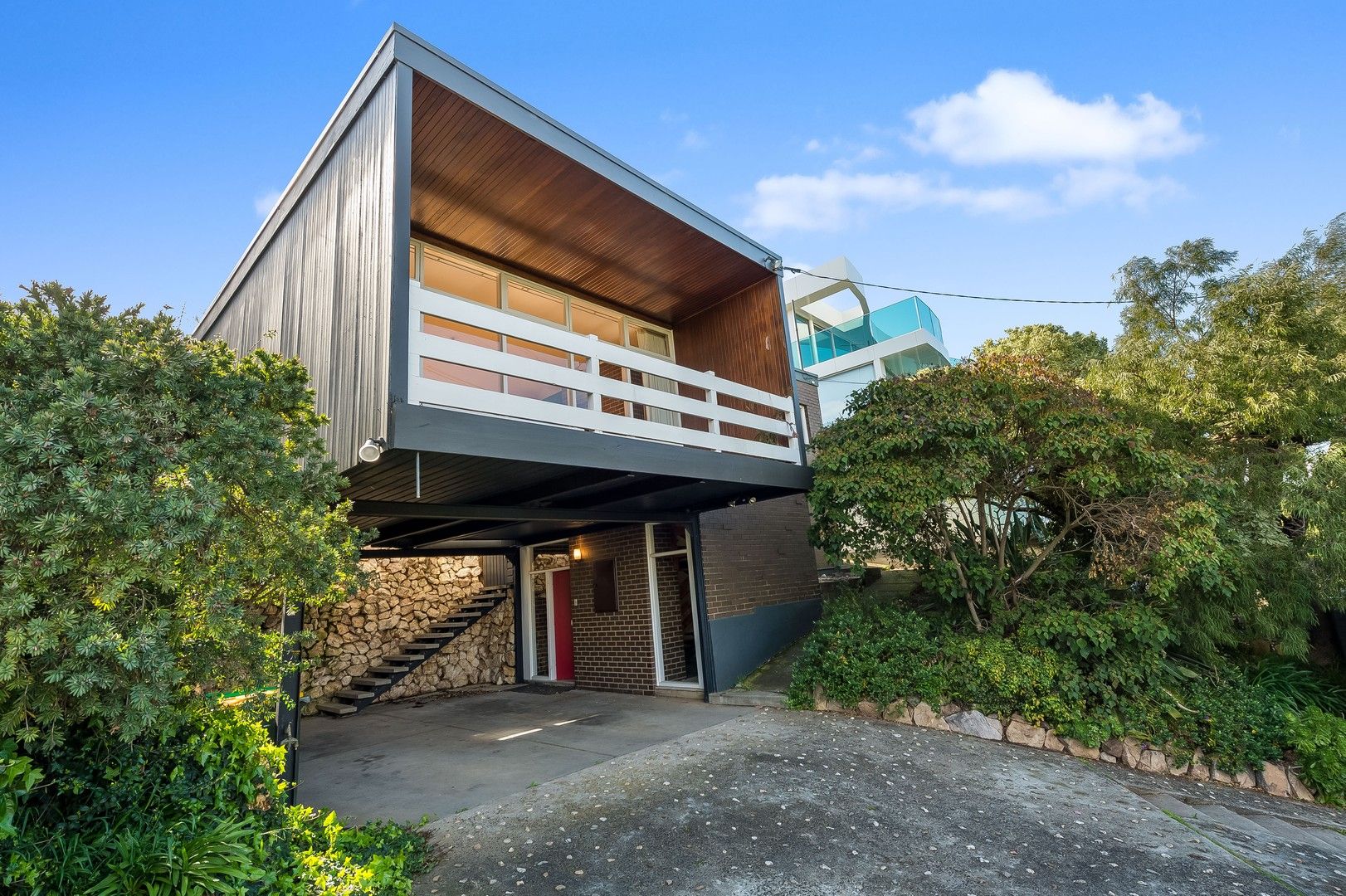 3 bedrooms House in 170 The Boulevard ABERFELDIE VIC, 3040