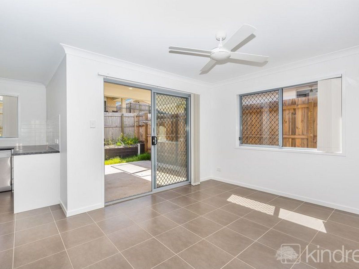 1/8 Awoonga Crescent, Morayfield QLD 4506, Image 2