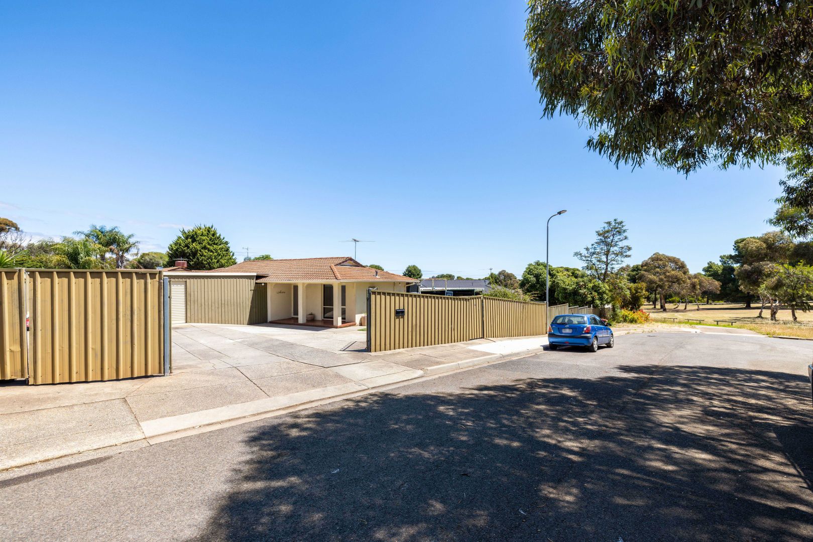 8 Hamar Court, Hackham West SA 5163, Image 2