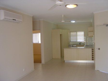 11/12 Oyster Court, Trinity Beach QLD 4879, Image 2