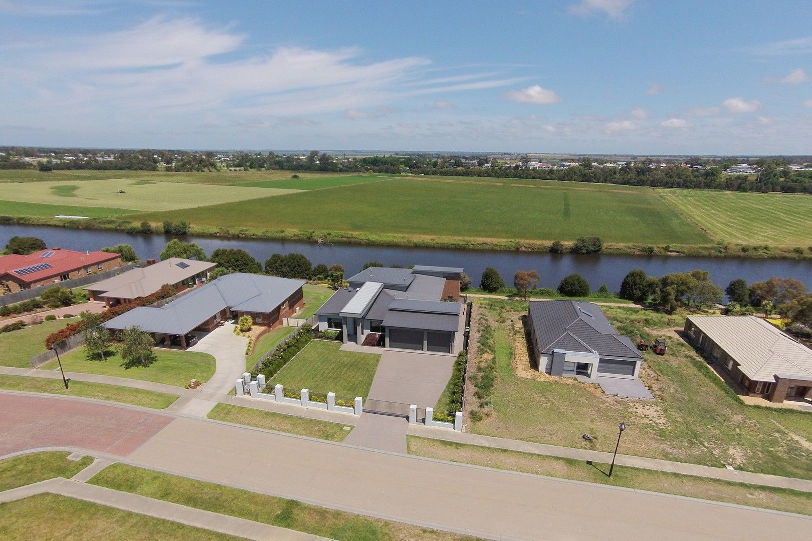 4 bedrooms House in 30 The Backwater EASTWOOD VIC, 3875