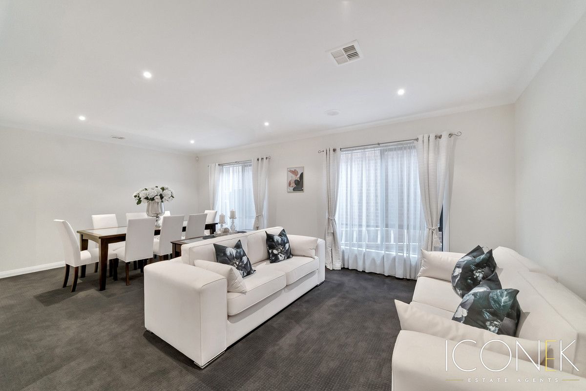 7 Raphael Rise, South Morang VIC 3752, Image 2