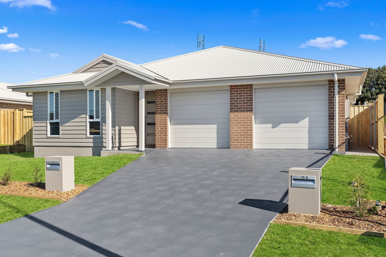 2 bedrooms Semi-Detached in 29A Friarbird Ridge ABERGLASSLYN NSW, 2320
