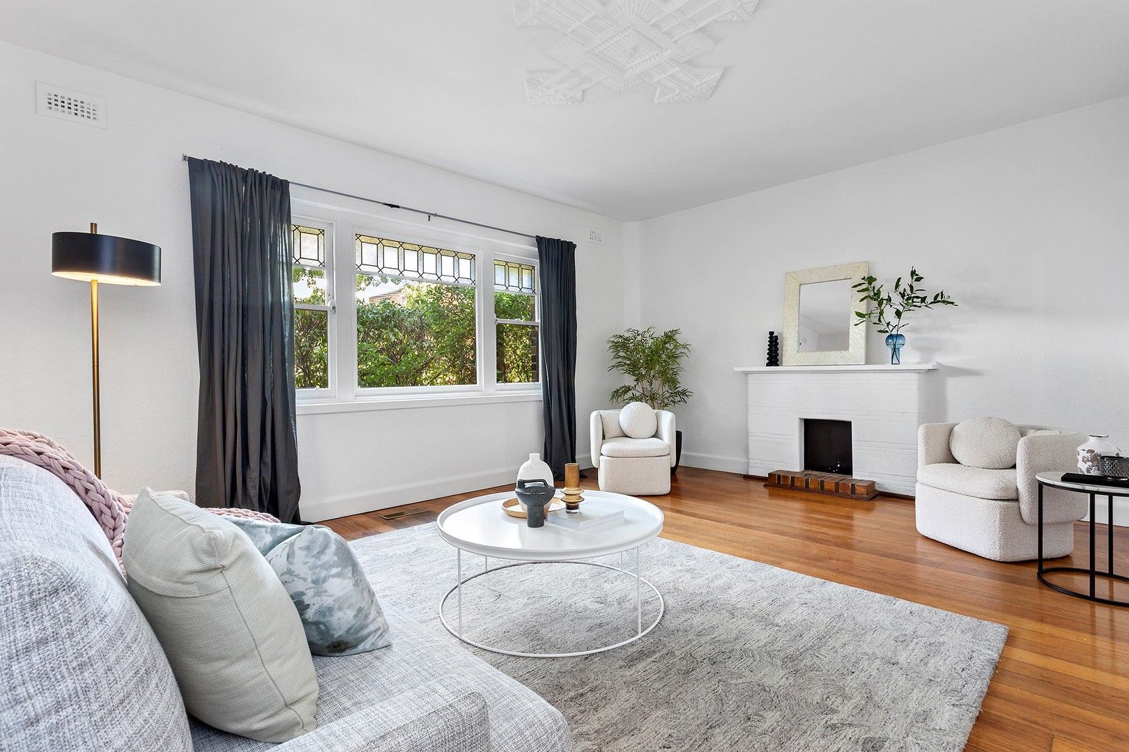 2 bedrooms Apartment / Unit / Flat in 1/14 Robe Street ST KILDA VIC, 3182