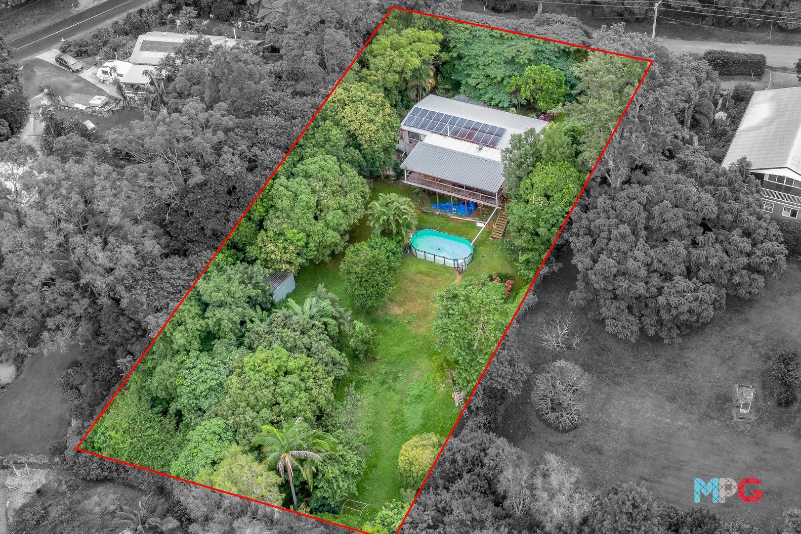 6 bedrooms House in 8 Henebery Road BURNSIDE QLD, 4560