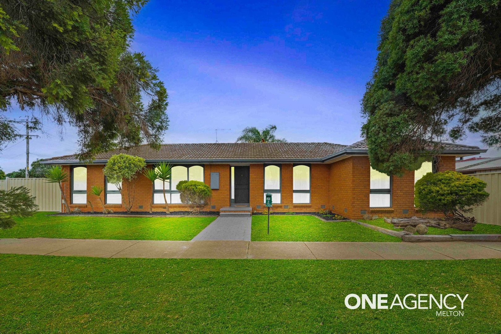 4 bedrooms House in 2 Porter Street MELTON SOUTH VIC, 3338