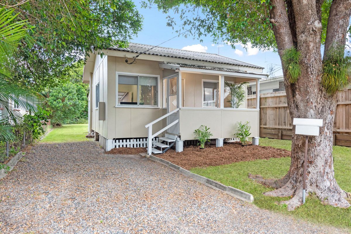 2 bedrooms House in 12 Barron Road MARGATE QLD, 4019