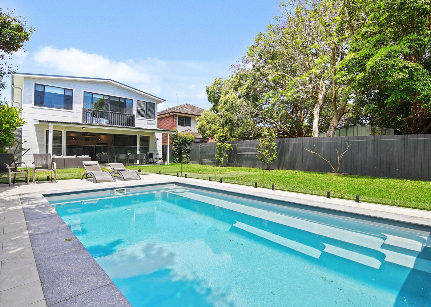 4 bedrooms House in 6 Robert Avenue NORTH MANLY NSW, 2100