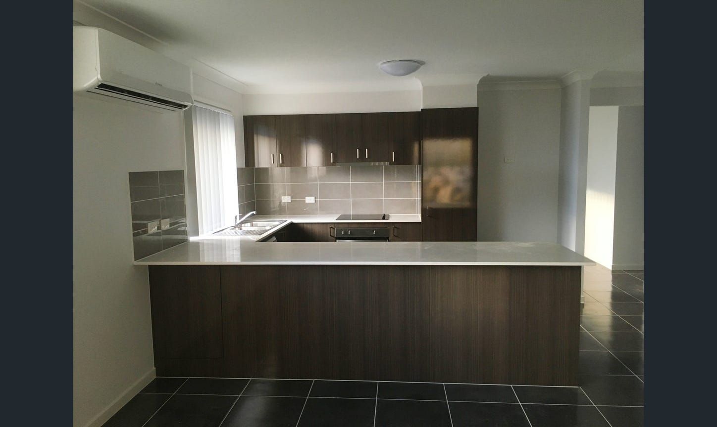 4 bedrooms House in 22 Milbrook Crescent PIMPAMA QLD, 4209