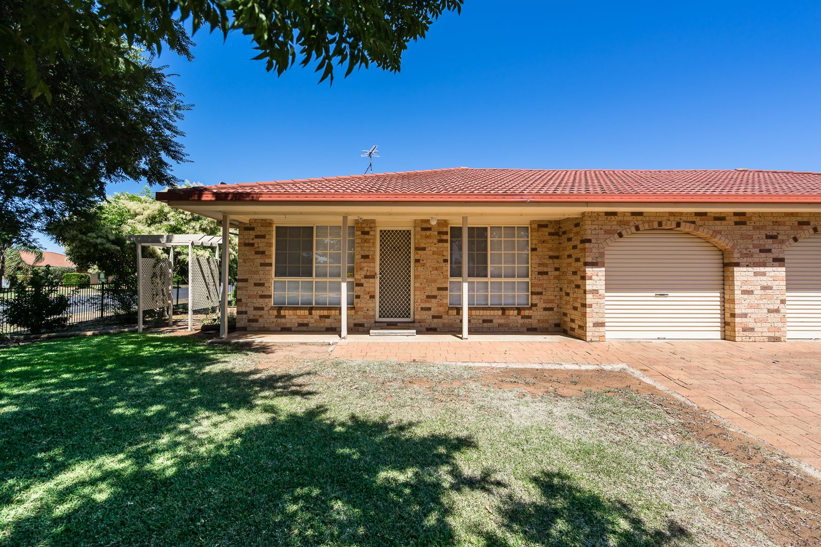 2 bedrooms Duplex in 153 Baird Drive DUBBO NSW, 2830