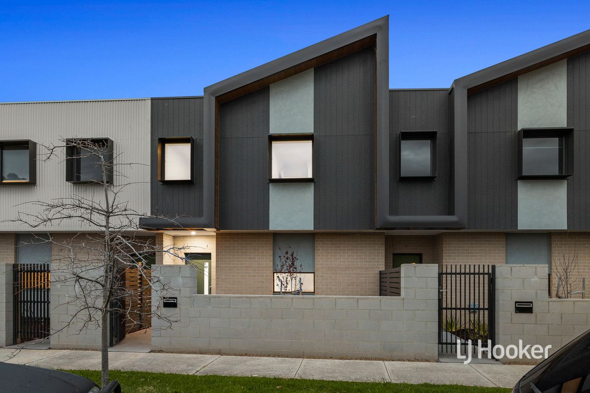 3 bedrooms Townhouse in 6/89 Henry Street PAKENHAM VIC, 3810