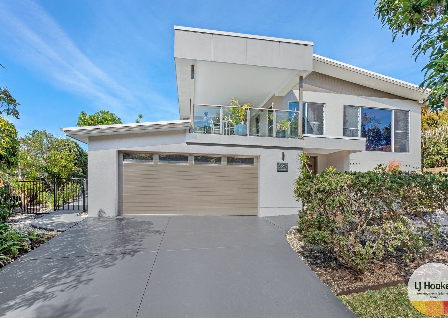 4 bedrooms House in 26 Grangewood Avenue TALLWOODS VILLAGE NSW, 2430