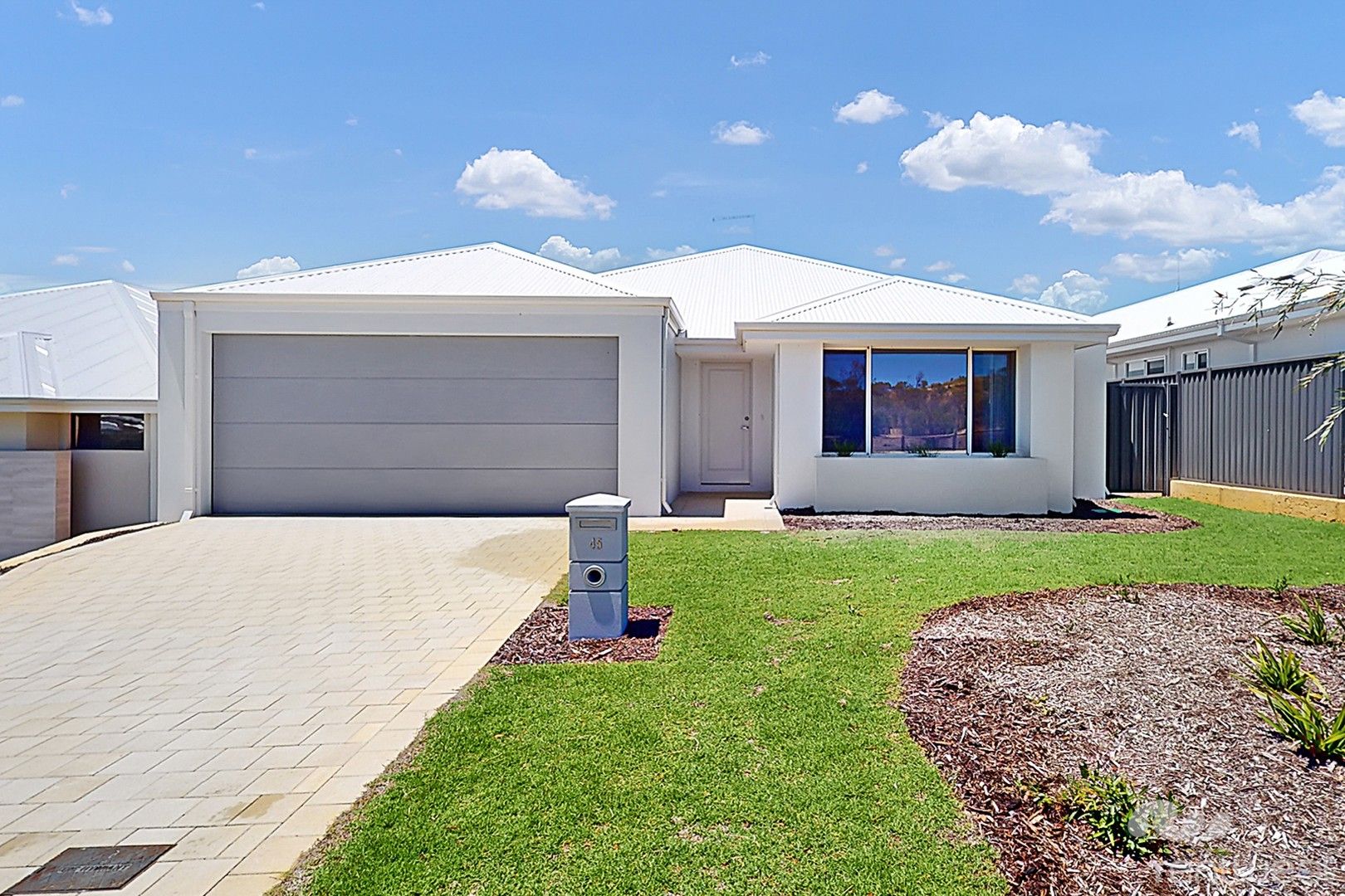 4 bedrooms House in 45 Butterleaf Avenue YANCHEP WA, 6035
