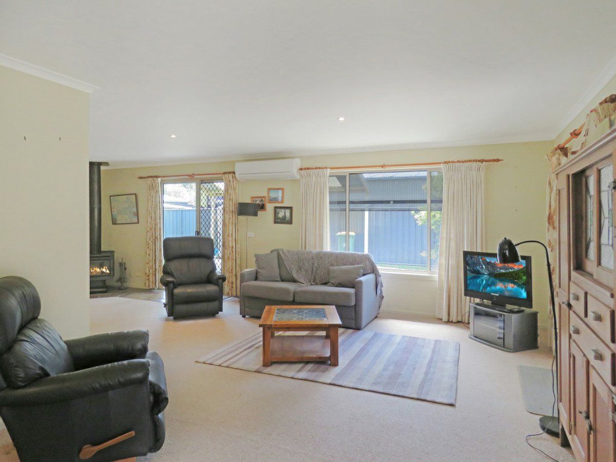 56 Tenth Avenue, Raymond Island VIC 3880, Image 2