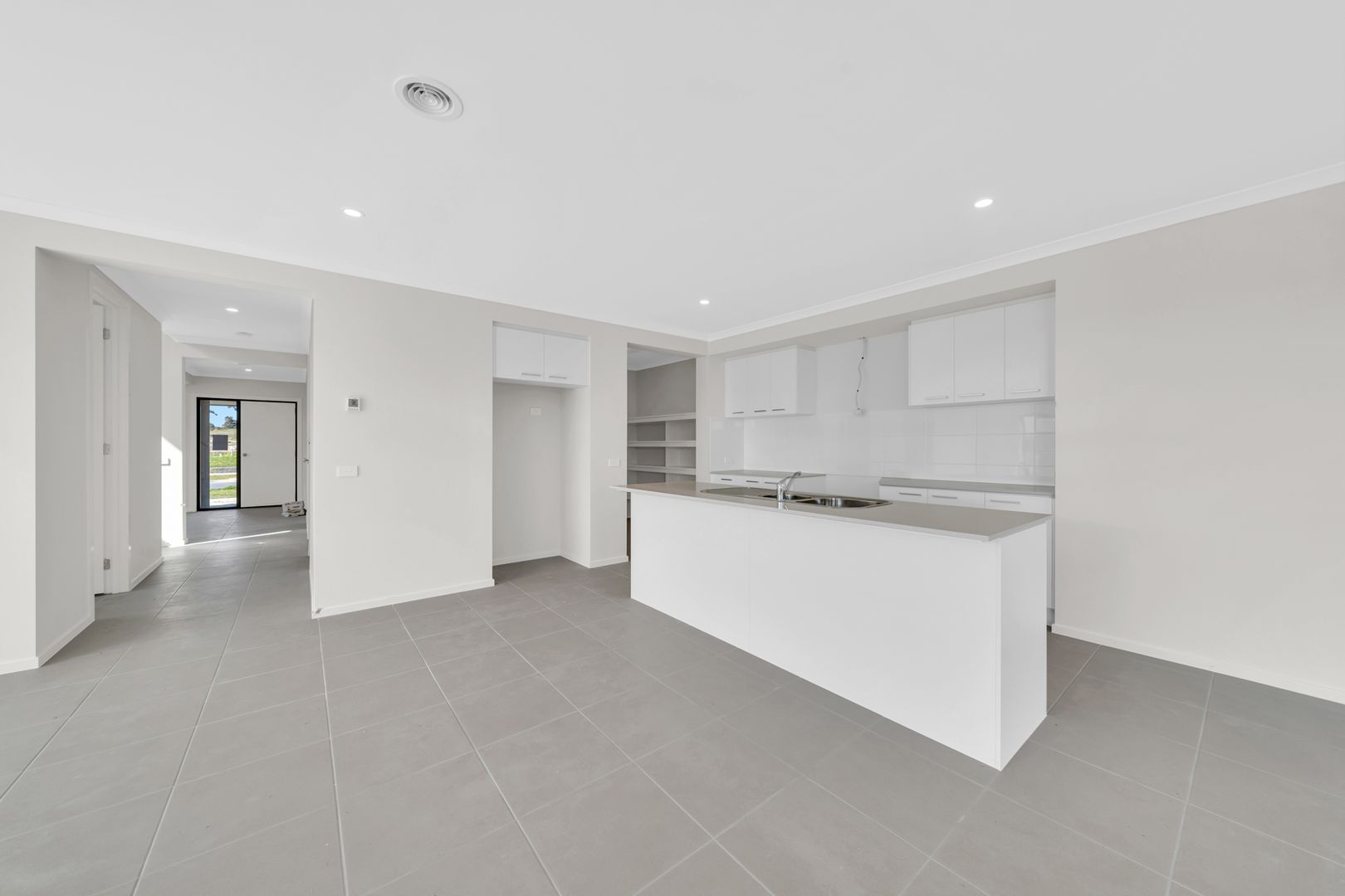 53 Encore Boulevard, Cranbourne South VIC 3977, Image 2