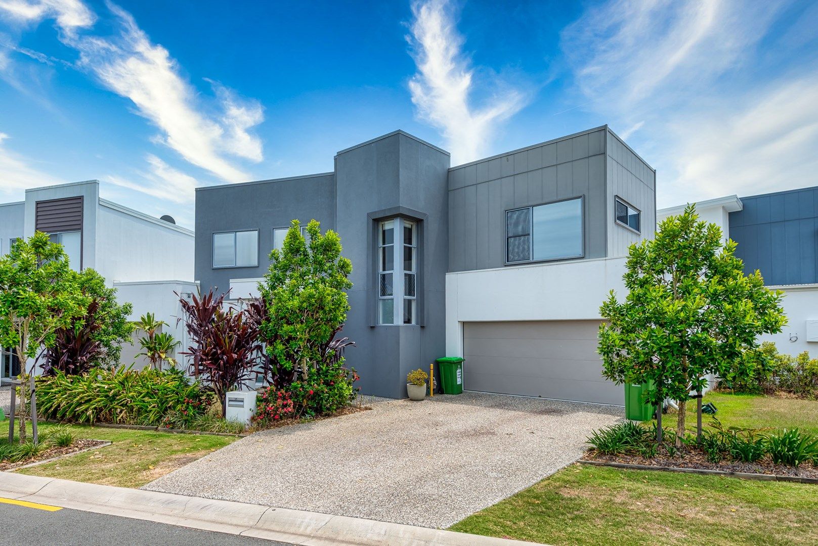 3 bedrooms House in 35 Azure Way HOPE ISLAND QLD, 4212