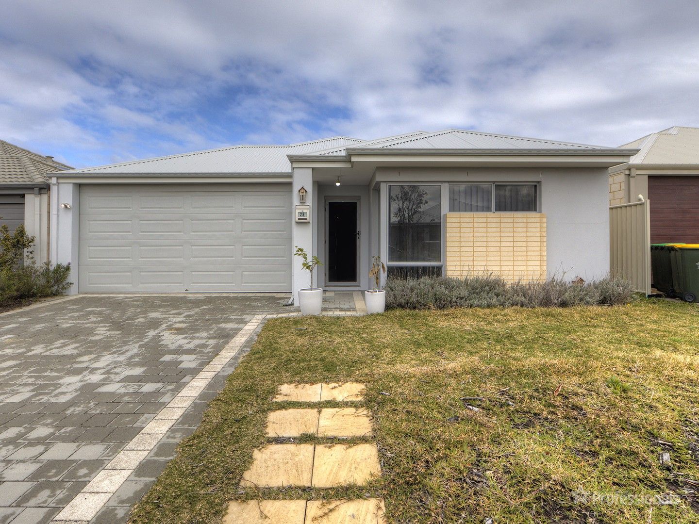3 bedrooms House in 28 Quokka Road ALKIMOS WA, 6038
