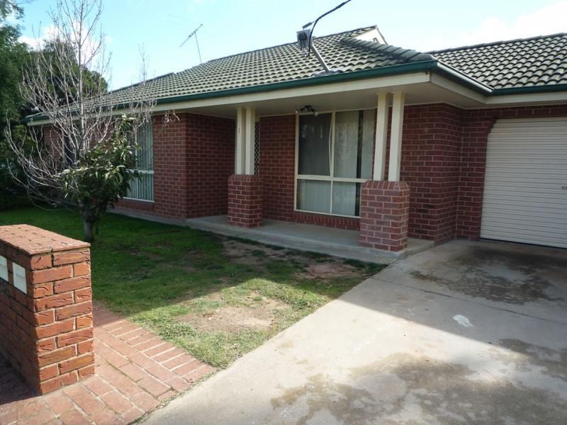 2 bedrooms Apartment / Unit / Flat in 1/356 Kaitlers Road LAVINGTON NSW, 2641