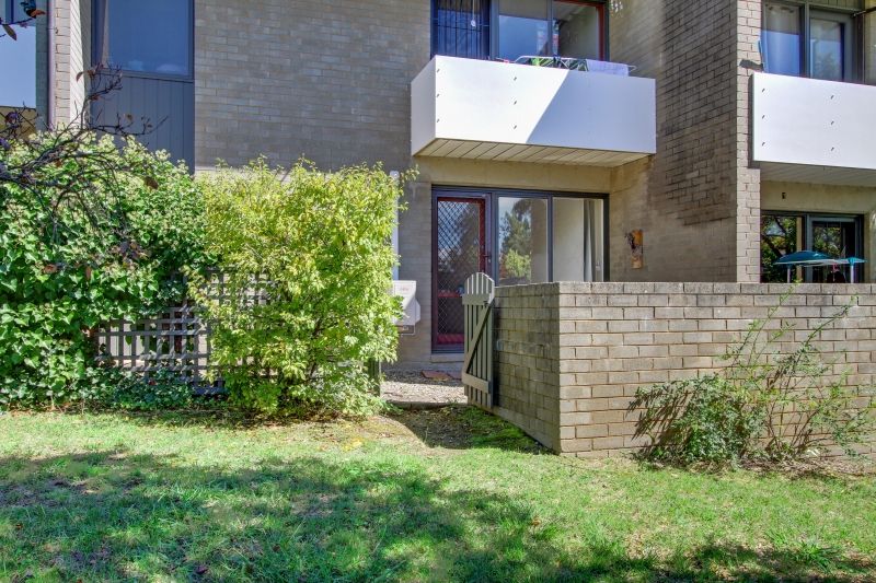 3/7 McGee Place, Pearce ACT 2607, Image 2