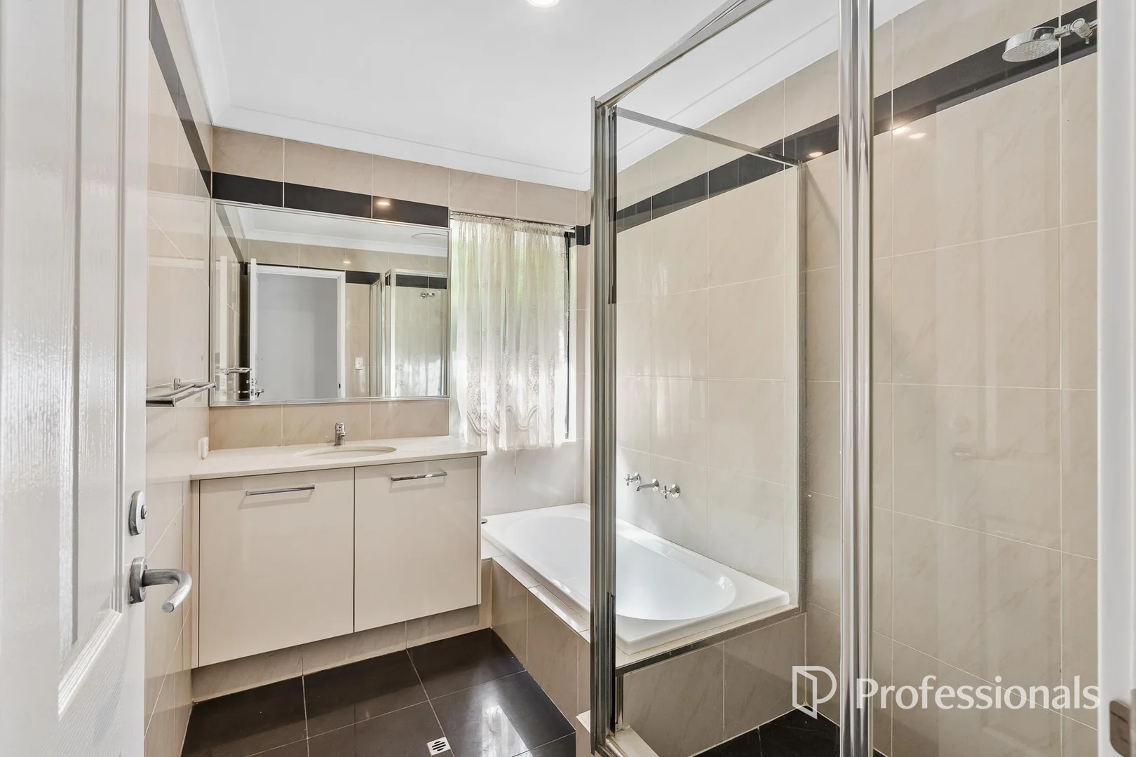 Additional image 17 of 14A Beverley Tce, South Guildford WA 6055