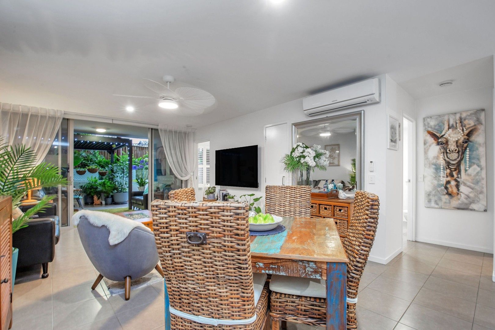 2 bedrooms Apartment / Unit / Flat in 4106/1 - 7 Waterford Court BUNDALL QLD, 4217