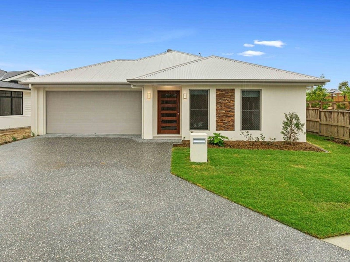 4 bedrooms House in 26 Cradle Place SPRING MOUNTAIN QLD, 4300
