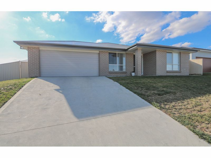 30 Graham Drive, Kelso NSW 2795