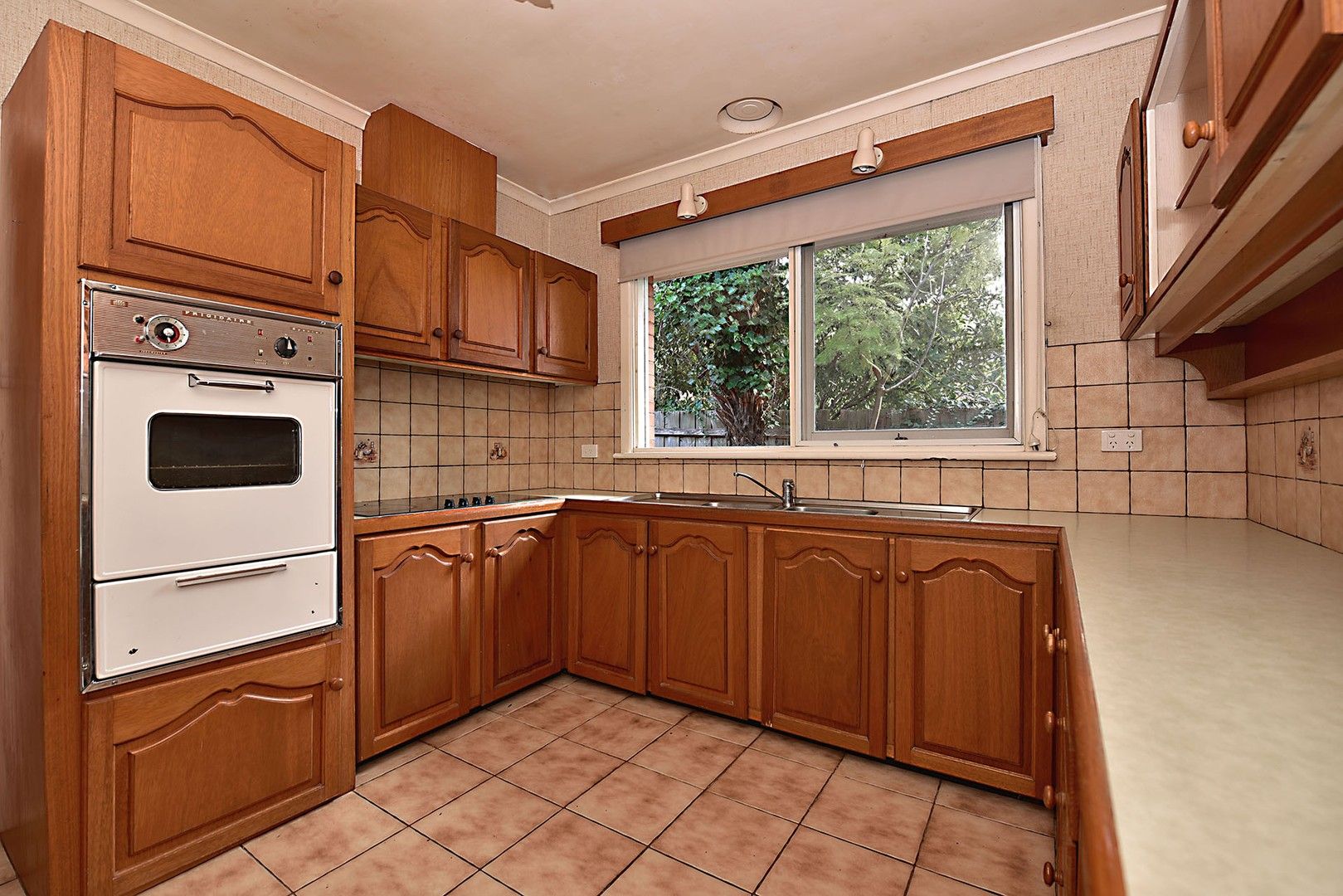 3 bedrooms House in 6 Thelma Avenue BORONIA VIC, 3155