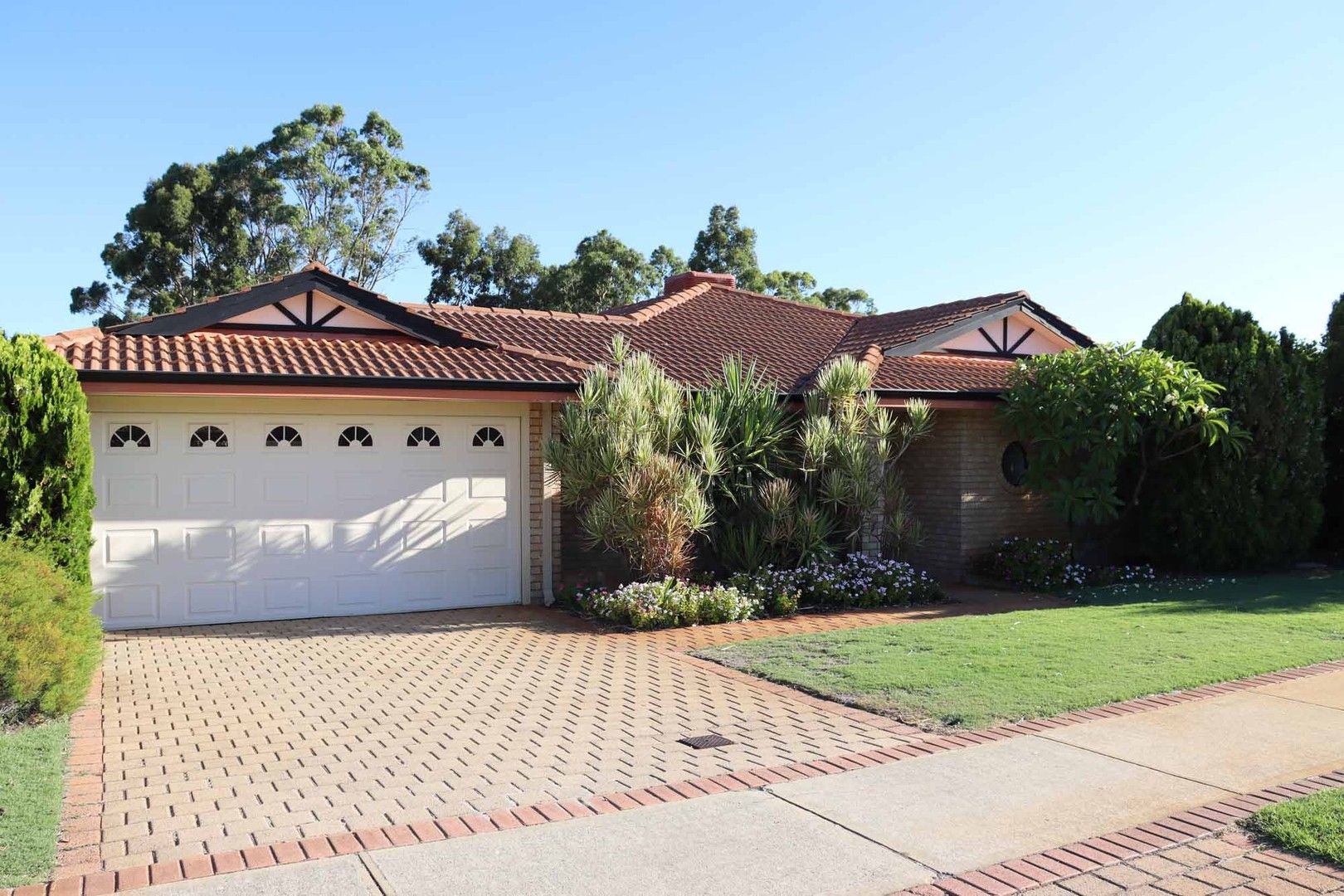 4 bedrooms House in 36 Lydon Blvd ATWELL WA, 6164