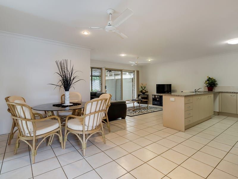 13/1 Archipelago Street, Pacific Pines QLD 4211, Image 2