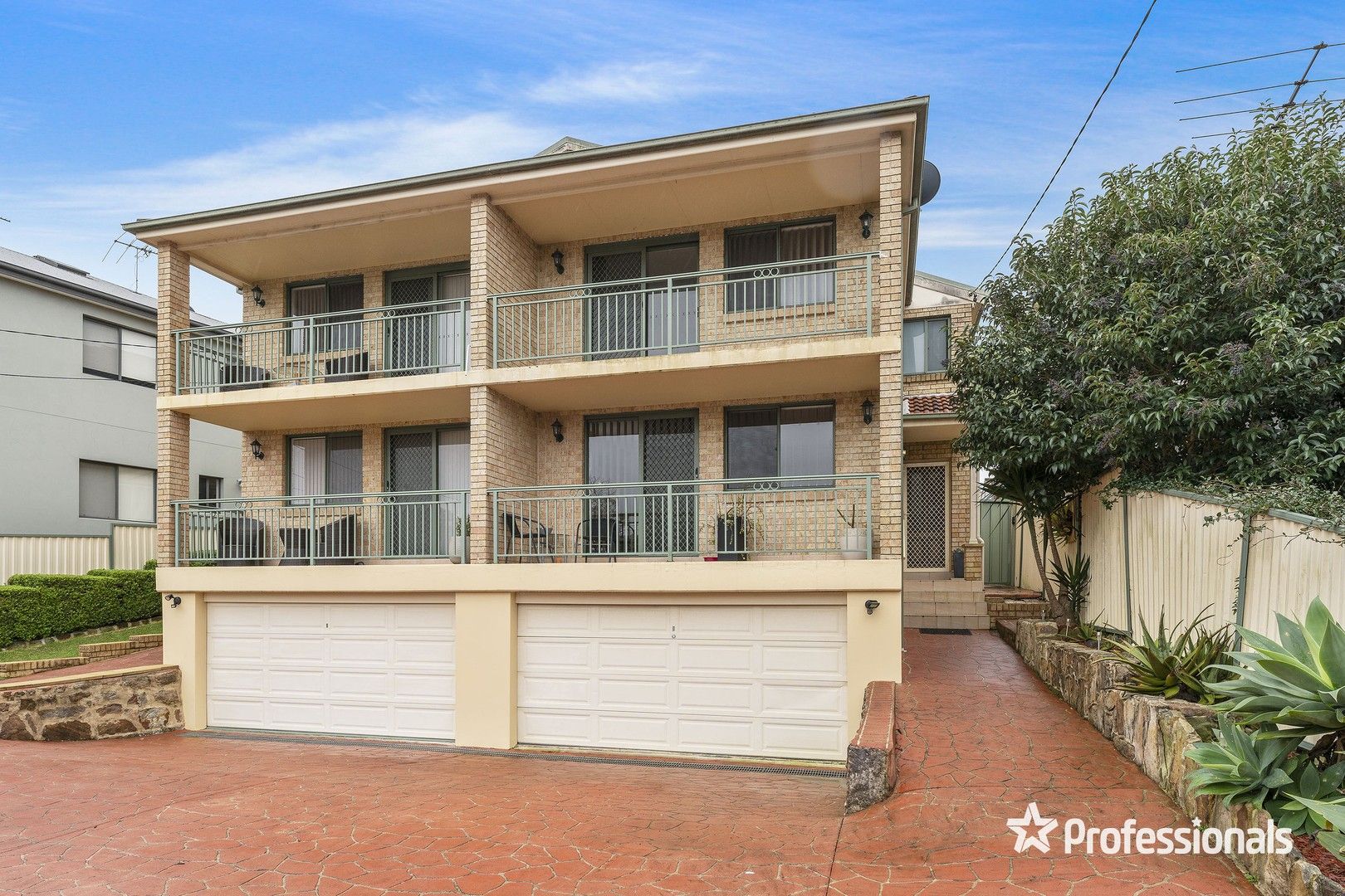 3 bedrooms House in 14 Fewtrell Avenue REVESBY HEIGHTS NSW, 2212