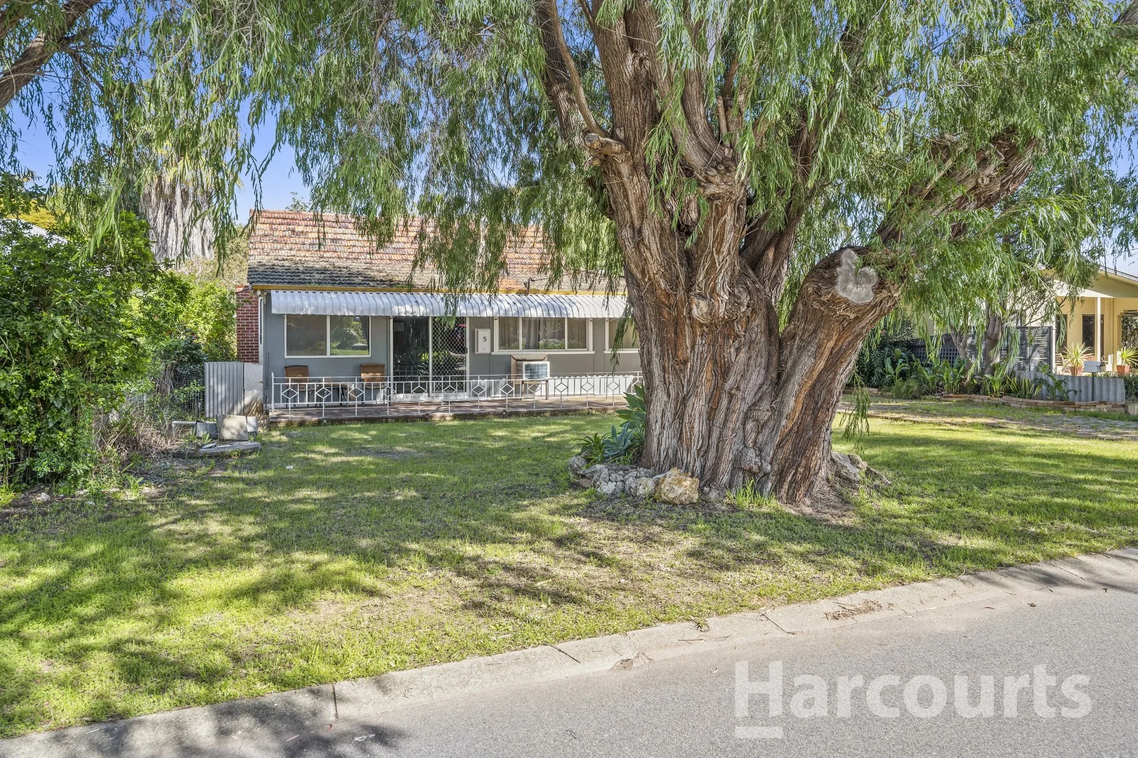 5 Kitchener Street, Dudley Park WA 6210