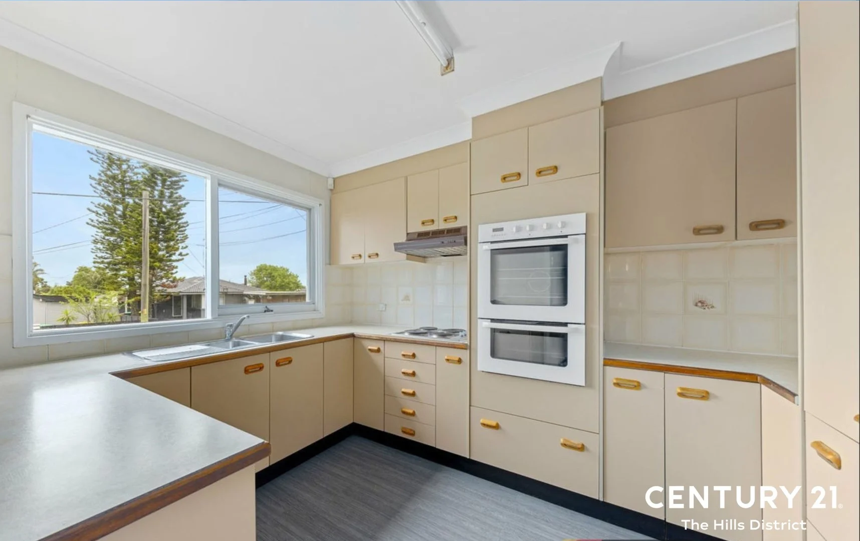 Primary image of 6 Shields Road, Colyton NSW 2760
